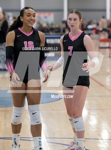 Thumbnail 1 in JSerra Catholic vs Jesuit (Nike Tournament of Champions – Southwest) photogallery.