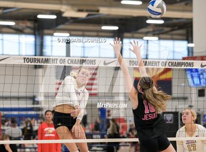 Thumbnail 2 in JSerra Catholic vs Jesuit (Nike Tournament of Champions – Southwest) photogallery.