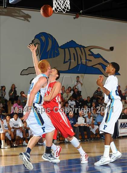 Thumbnail 3 in Mater Dei vs. Foothill (MaxPreps Holiday Classic) photogallery.
