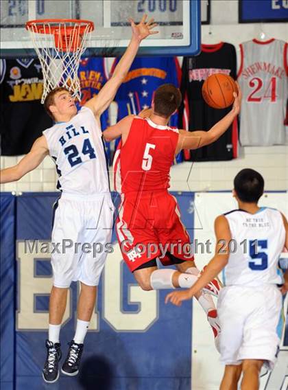 Thumbnail 3 in Mater Dei vs. Foothill (MaxPreps Holiday Classic) photogallery.