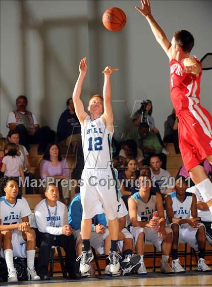 Thumbnail 3 in Mater Dei vs. Foothill (MaxPreps Holiday Classic) photogallery.
