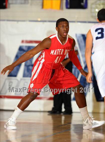 Thumbnail 2 in Mater Dei vs. Foothill (MaxPreps Holiday Classic) photogallery.