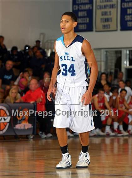 Thumbnail 3 in Mater Dei vs. Foothill (MaxPreps Holiday Classic) photogallery.