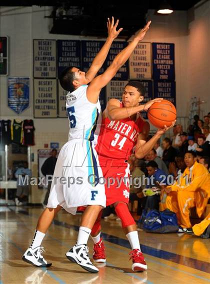 Thumbnail 1 in Mater Dei vs. Foothill (MaxPreps Holiday Classic) photogallery.