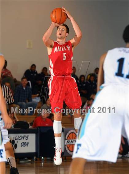Thumbnail 2 in Mater Dei vs. Foothill (MaxPreps Holiday Classic) photogallery.