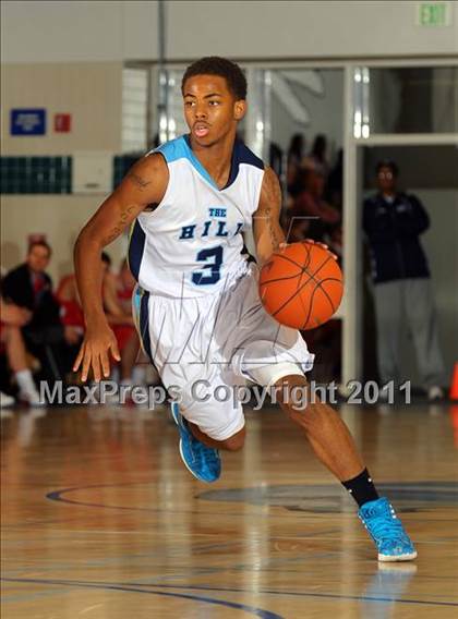 Thumbnail 2 in Mater Dei vs. Foothill (MaxPreps Holiday Classic) photogallery.