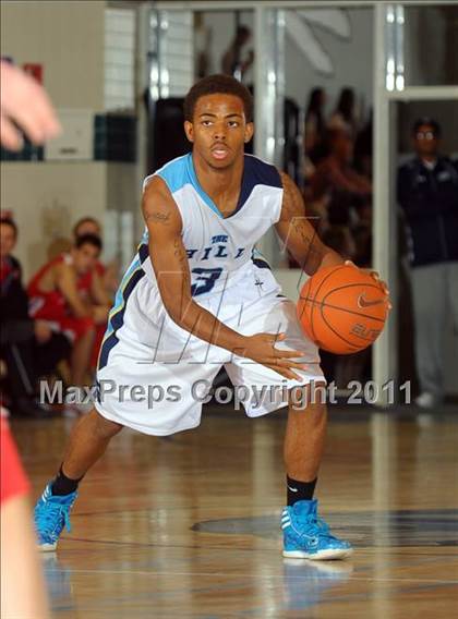 Thumbnail 1 in Mater Dei vs. Foothill (MaxPreps Holiday Classic) photogallery.