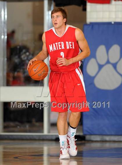 Thumbnail 3 in Mater Dei vs. Foothill (MaxPreps Holiday Classic) photogallery.