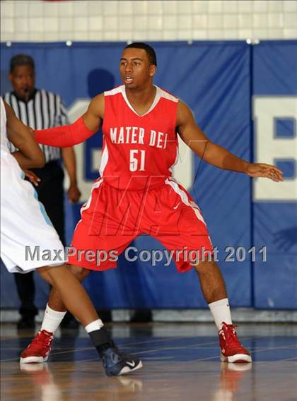 Thumbnail 1 in Mater Dei vs. Foothill (MaxPreps Holiday Classic) photogallery.