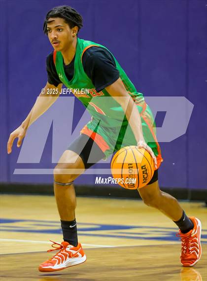 Thumbnail 1 in Blanche Ely vs Fairfax Christian (Holiday Classic of the Palm Beaches) photogallery.