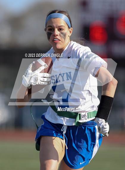 Thumbnail 2 in Roslyn @ Bellmore-Merrick photogallery.