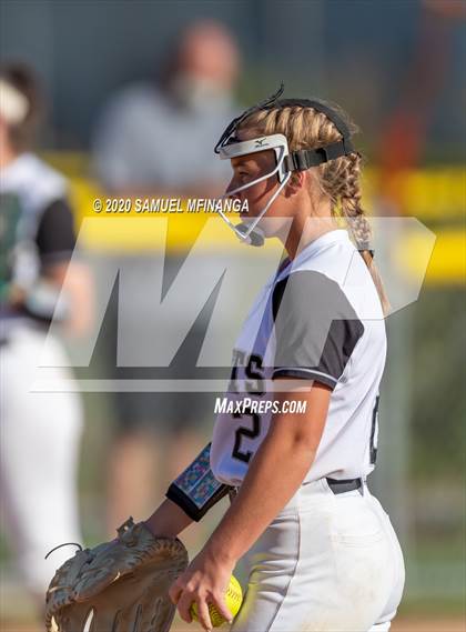 Thumbnail 1 in Hastings vs. Lincoln Northeast photogallery.