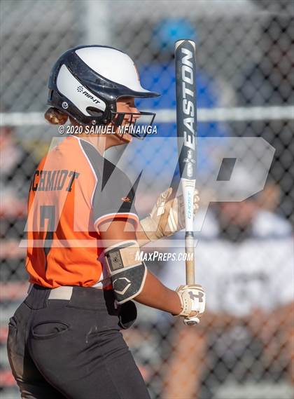 Thumbnail 2 in Hastings vs. Lincoln Northeast photogallery.