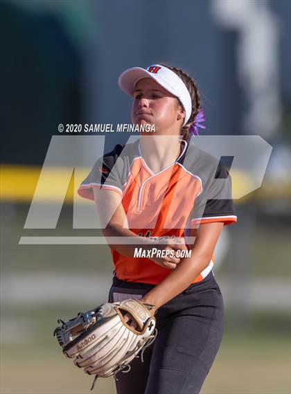 Thumbnail 2 in Hastings vs. Lincoln Northeast photogallery.