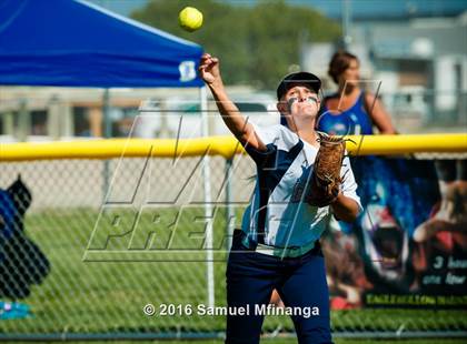 Thumbnail 3 in Gross Catholic vs. North Star photogallery.