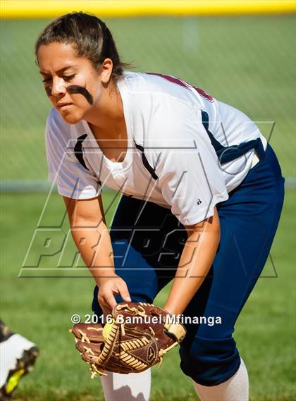 Thumbnail 3 in Gross Catholic vs. North Star photogallery.