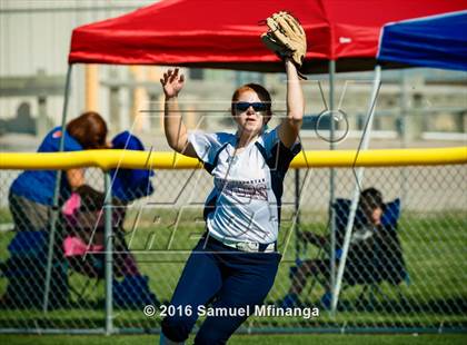 Thumbnail 2 in Gross Catholic vs. North Star photogallery.