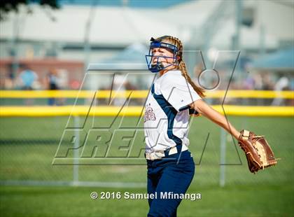 Thumbnail 3 in Gross Catholic vs. North Star photogallery.