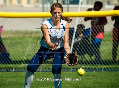 Thumbnail 3 in Gross Catholic vs. North Star photogallery.