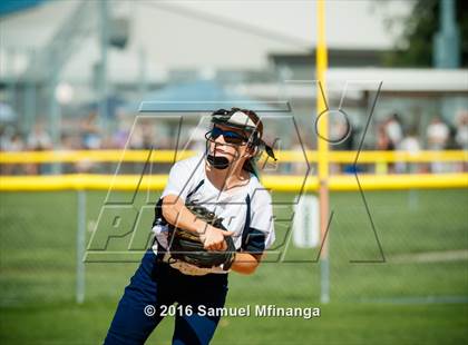 Thumbnail 2 in Gross Catholic vs. North Star photogallery.
