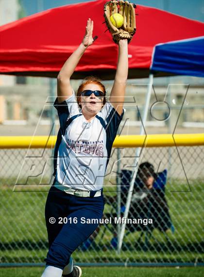 Thumbnail 3 in Gross Catholic vs. North Star photogallery.