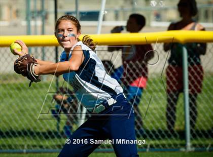 Thumbnail 3 in Gross Catholic vs. North Star photogallery.