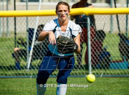 Thumbnail 2 in Gross Catholic vs. North Star photogallery.