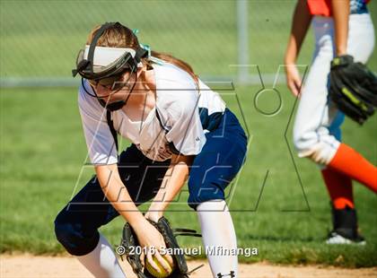 Thumbnail 2 in Gross Catholic vs. North Star photogallery.