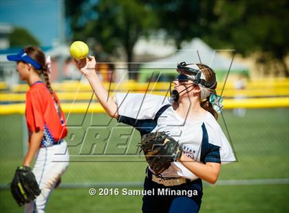 Thumbnail 1 in Gross Catholic vs. North Star photogallery.