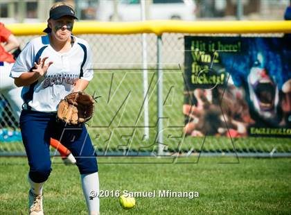 Thumbnail 2 in Gross Catholic vs. North Star photogallery.