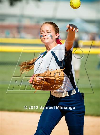 Thumbnail 2 in Gross Catholic vs. North Star photogallery.