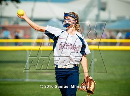 Thumbnail 2 in Gross Catholic vs. North Star photogallery.