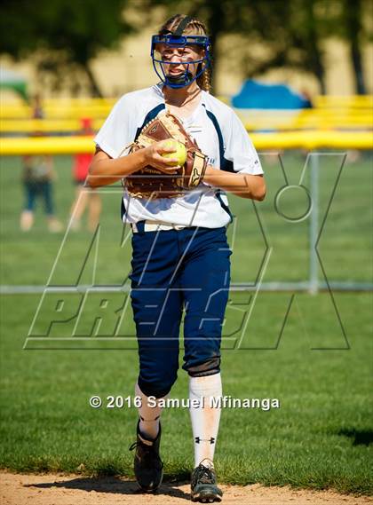 Thumbnail 3 in Gross Catholic vs. North Star photogallery.