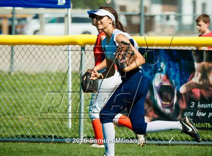 Thumbnail 1 in Gross Catholic vs. North Star photogallery.