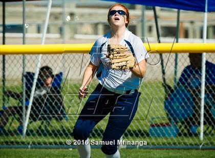 Thumbnail 2 in Gross Catholic vs. North Star photogallery.