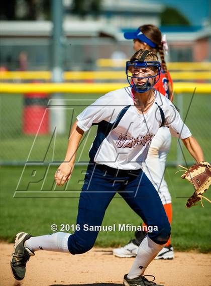 Thumbnail 3 in Gross Catholic vs. North Star photogallery.