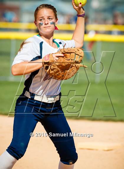 Thumbnail 3 in Gross Catholic vs. North Star photogallery.