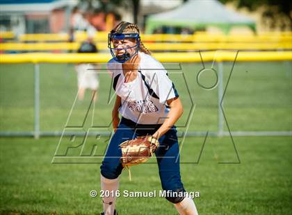 Thumbnail 2 in Gross Catholic vs. North Star photogallery.