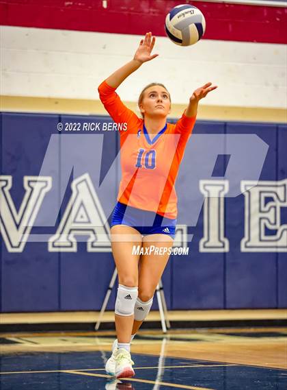 Thumbnail 2 in Grand Oaks vs College Park photogallery.
