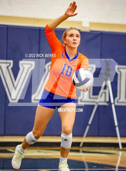 Thumbnail 1 in Grand Oaks vs College Park photogallery.