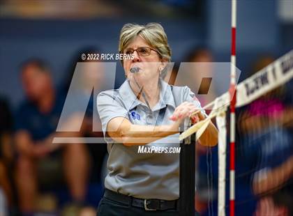 Thumbnail 2 in Grand Oaks vs College Park photogallery.