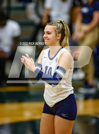 Thumbnail 1 in Grand Oaks vs College Park photogallery.
