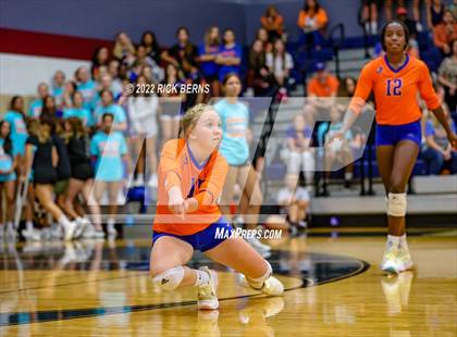 Thumbnail 2 in Grand Oaks vs College Park photogallery.