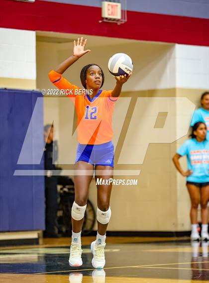 Thumbnail 1 in Grand Oaks vs College Park photogallery.