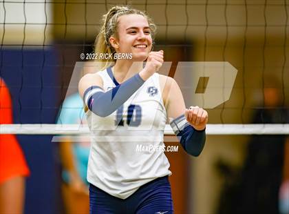 Thumbnail 1 in Grand Oaks vs College Park photogallery.