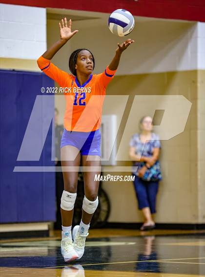 Thumbnail 3 in Grand Oaks vs College Park photogallery.
