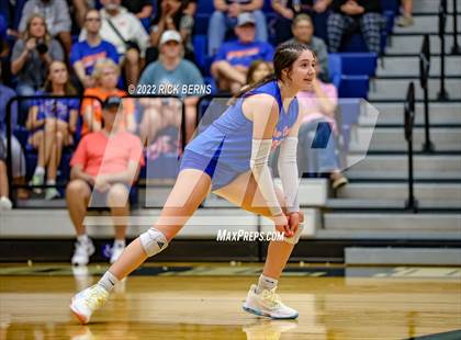 Thumbnail 1 in Grand Oaks vs College Park photogallery.
