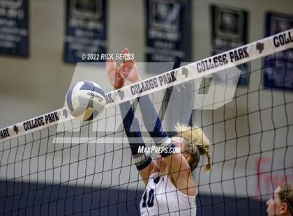 Thumbnail 3 in Grand Oaks vs College Park photogallery.