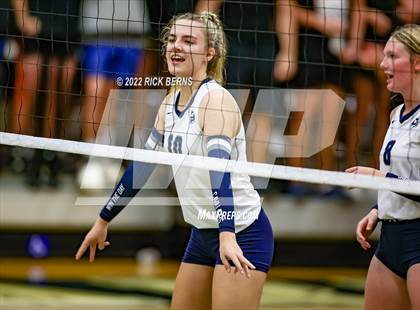 Thumbnail 2 in Grand Oaks vs College Park photogallery.
