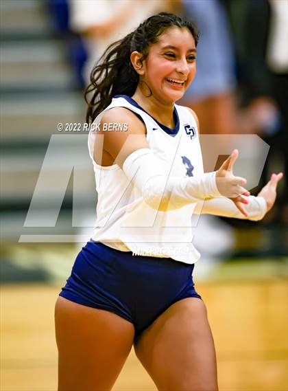 Thumbnail 2 in Grand Oaks vs College Park photogallery.